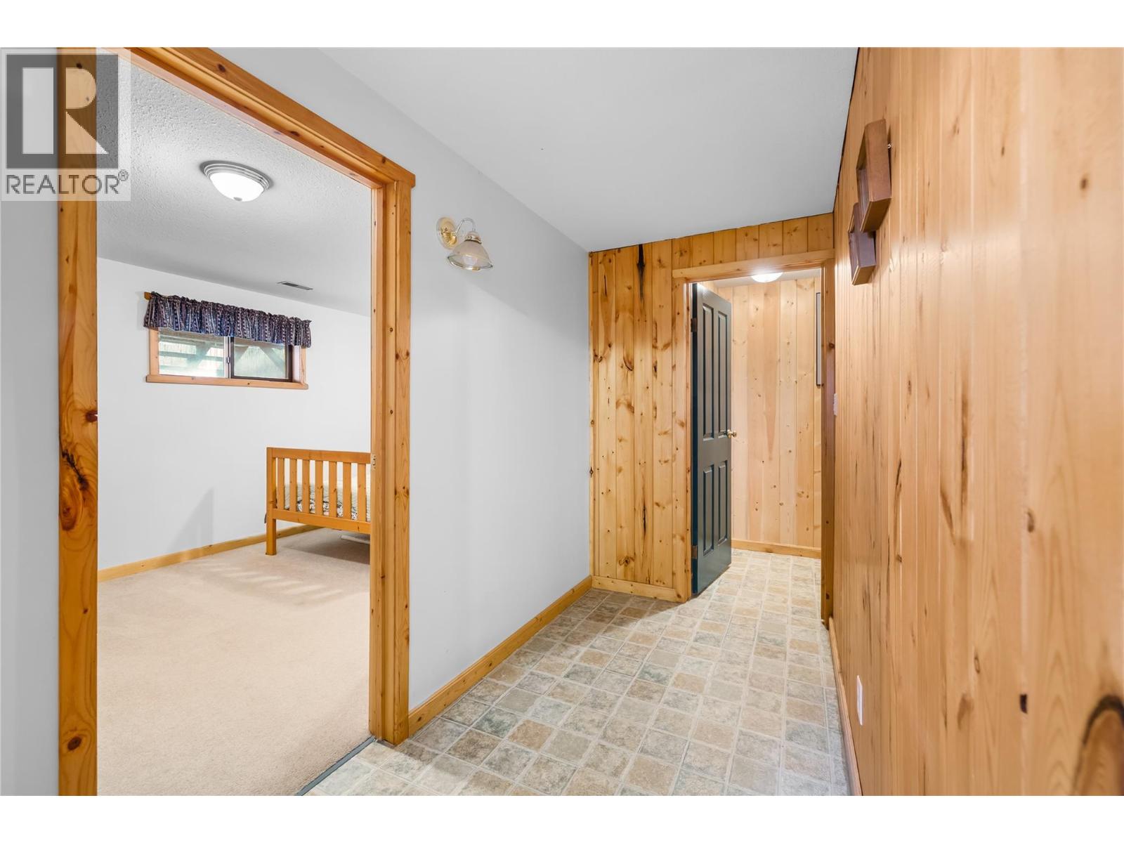 2033 Smith Road, Creston, British Columbia  V0B 1G7 - Photo 32 - 10370988