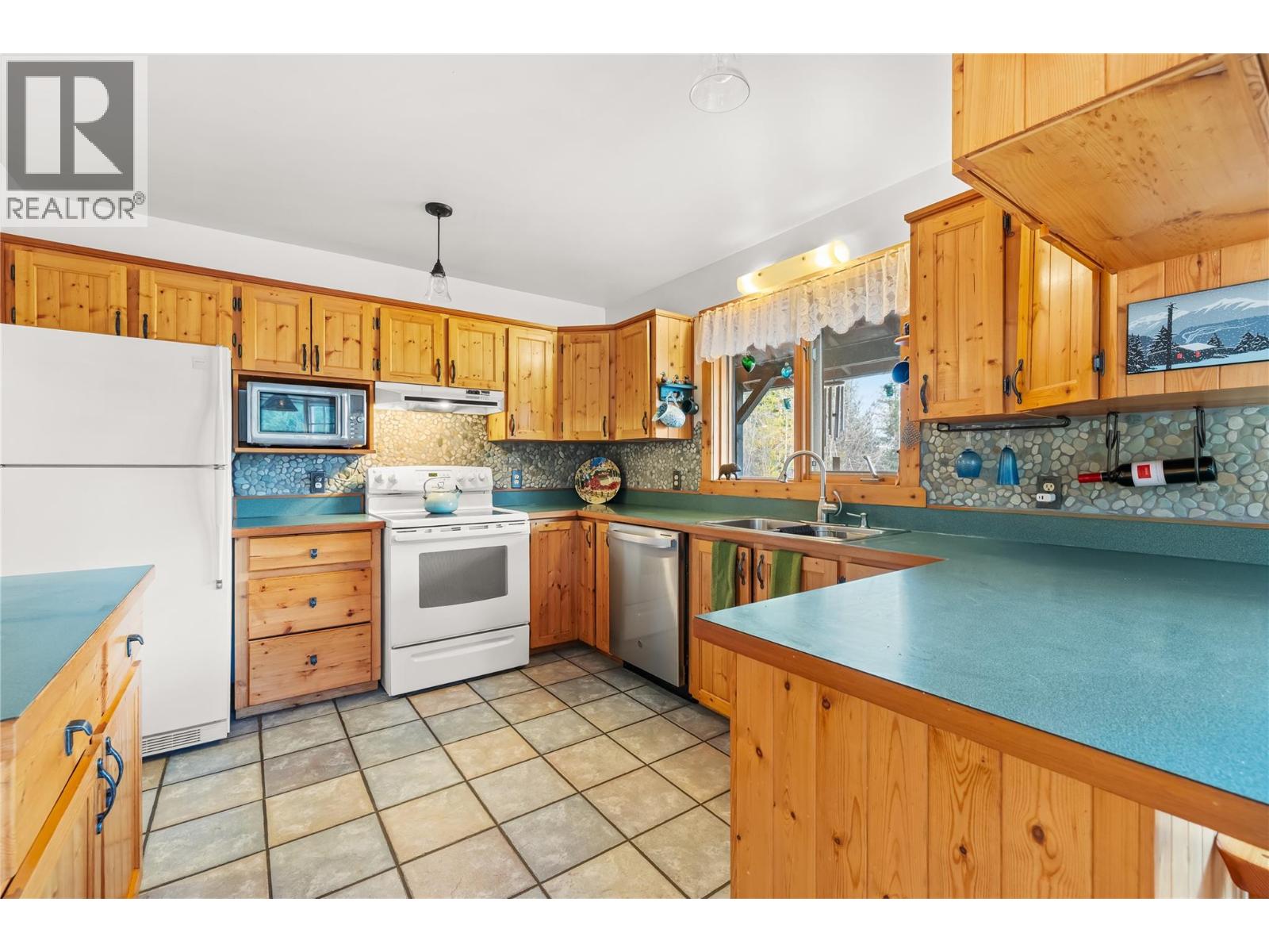 2033 Smith Road, Creston, British Columbia  V0B 1G7 - Photo 39 - 10370988