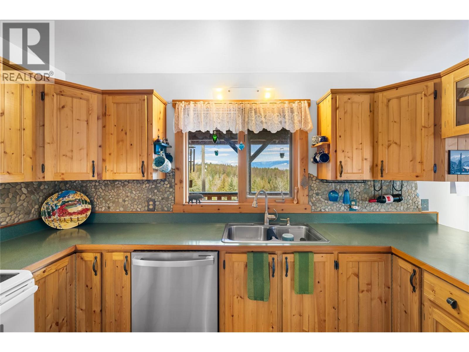 2033 Smith Road, Creston, British Columbia  V0B 1G7 - Photo 53 - 10370988