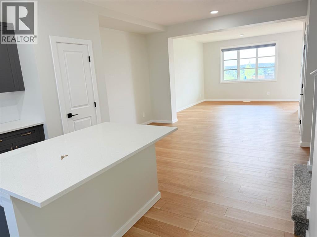 112 Langwell Common SE, Airdrie, Alberta  T4A 3P4 - Photo 4 - A2314239