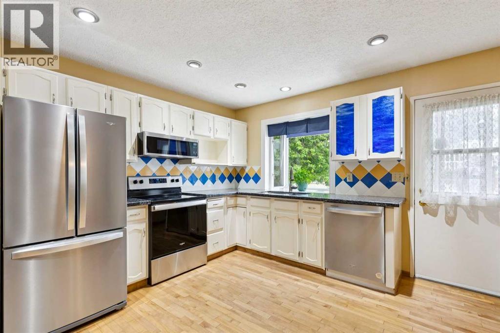 107 Bermuda Drive NW, calgary, Alberta