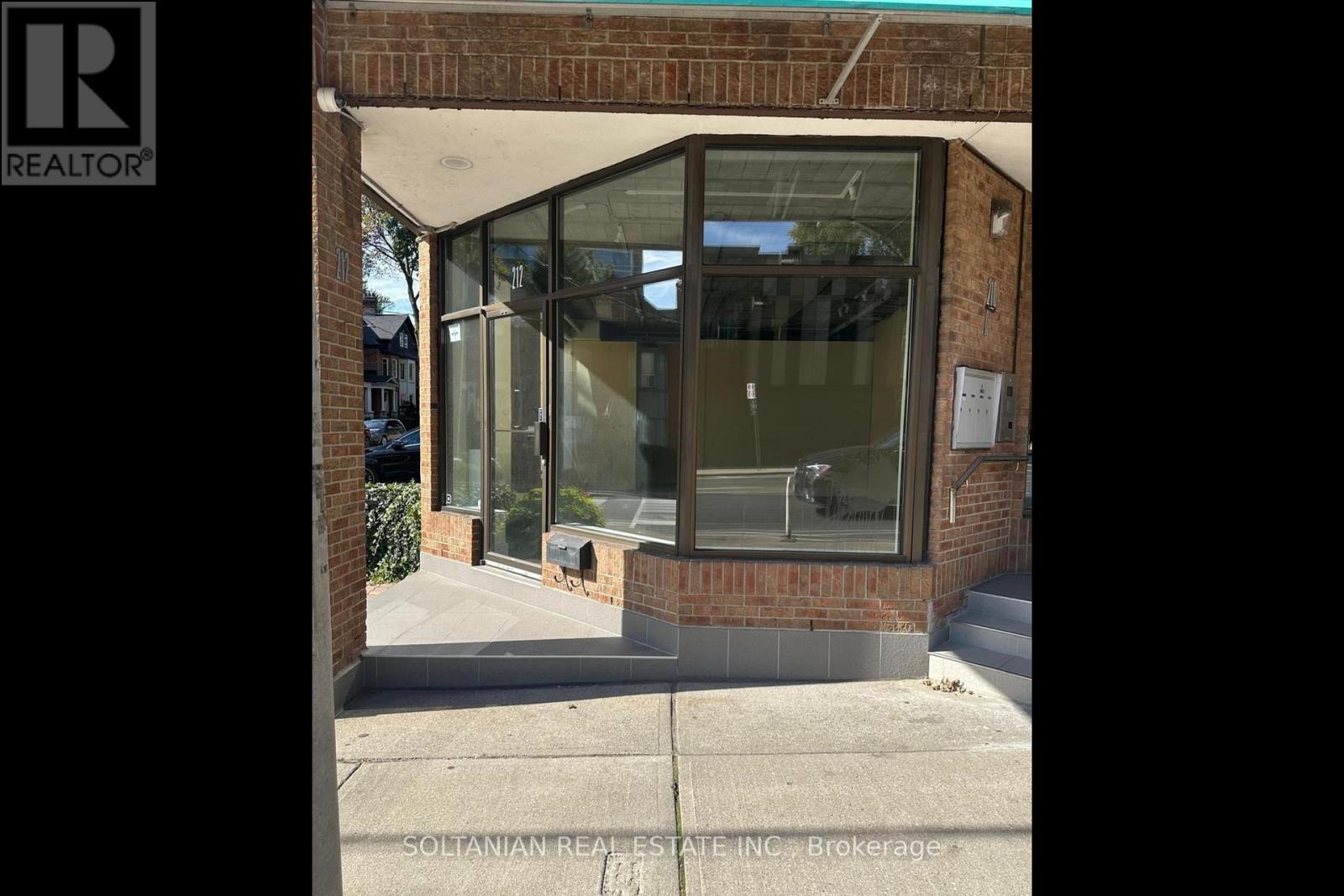 212 Avenue Road, Toronto (Annex), Ontario  M5R 2J4 - Photo 2 - C13652324