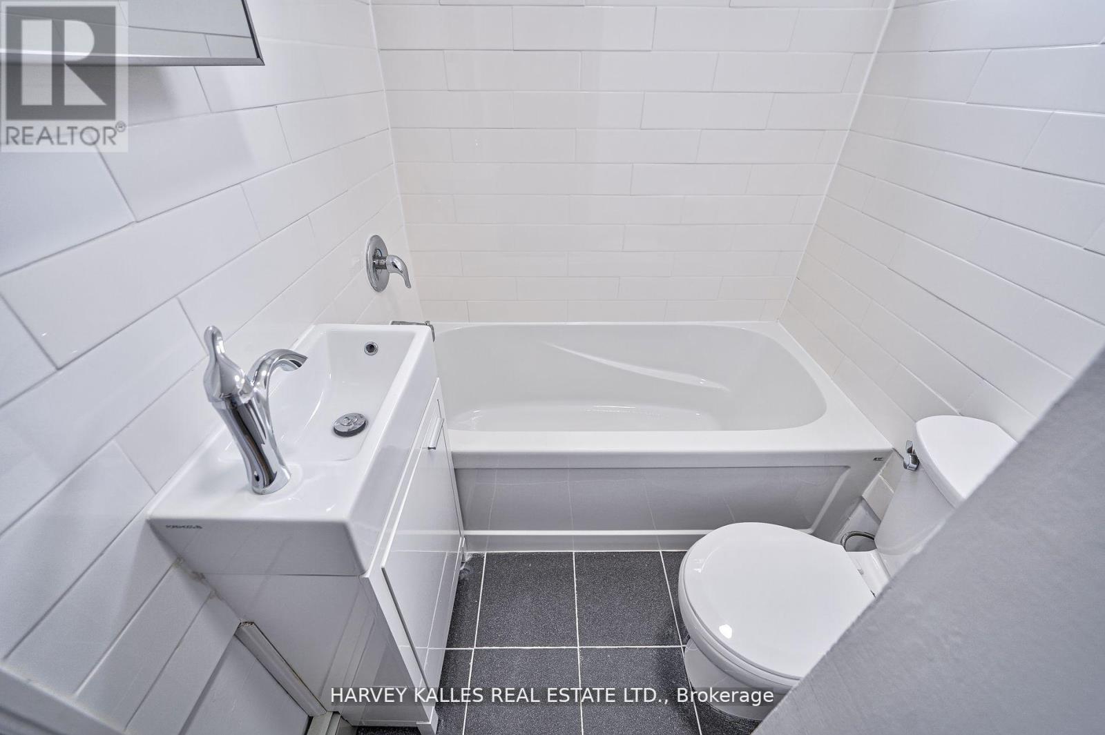 Unit 2 - 1046 Bathurst Street, Toronto (Annex), Ontario  M5R 3G7 - Photo 17 - C13652372