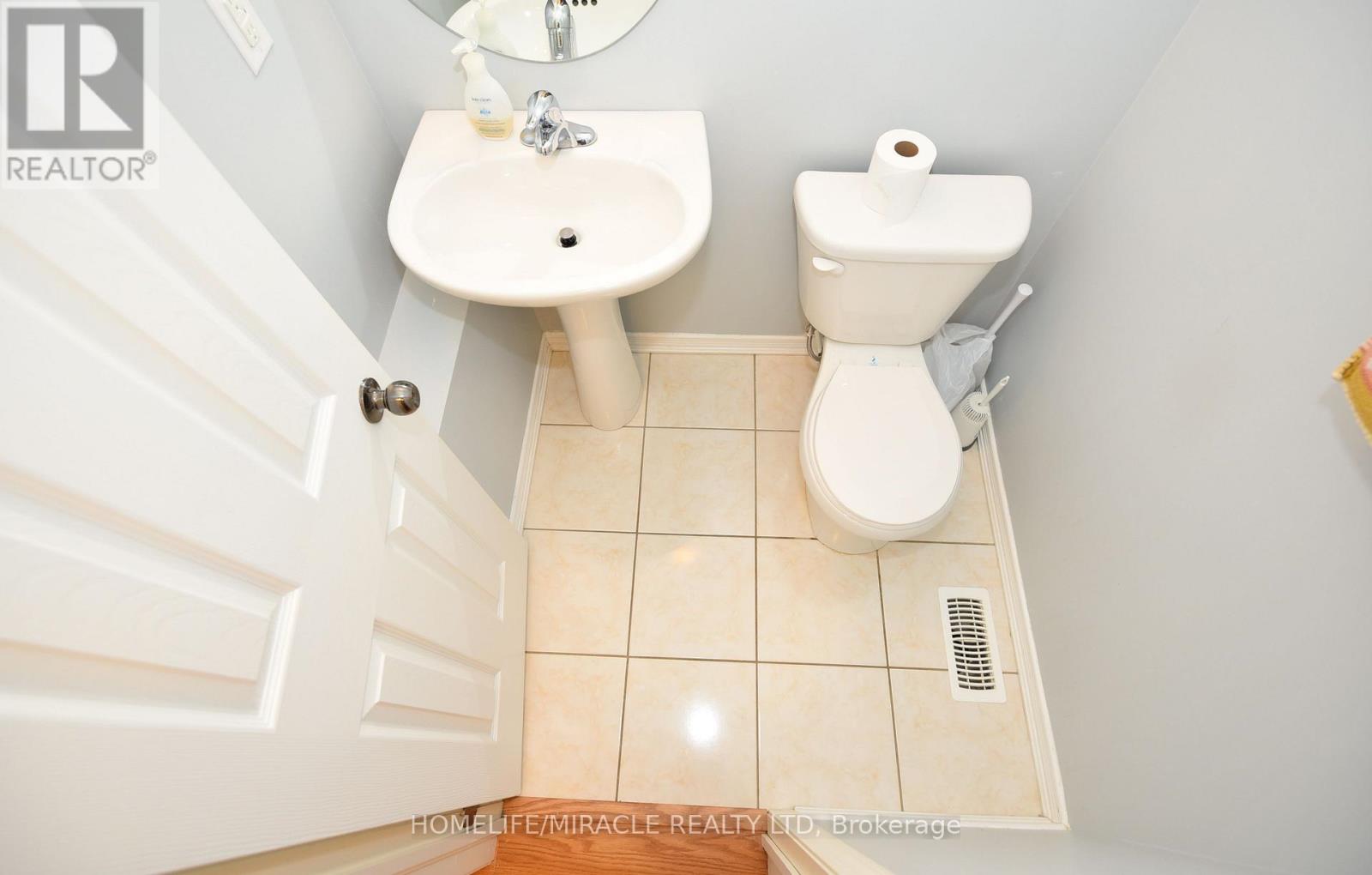 112 Mcbride Avenue, Clarington, Ontario  L1C 0J5 - Photo 12 - E13652320