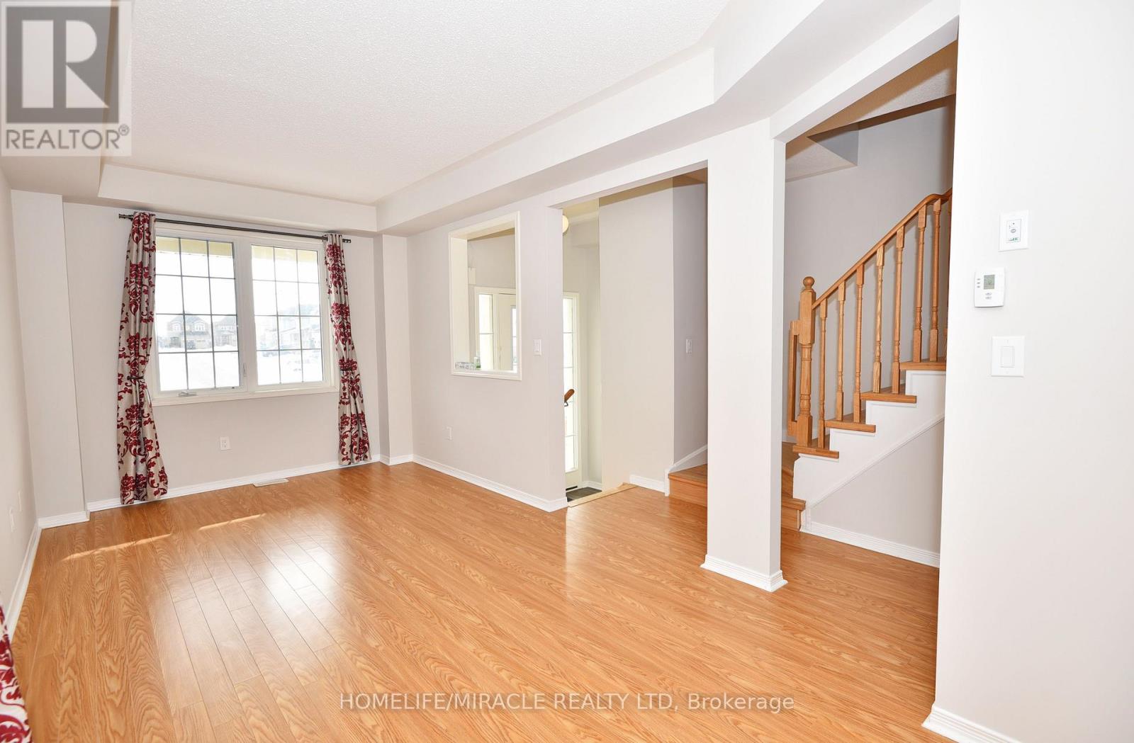 112 Mcbride Avenue, Clarington, Ontario  L1C 0J5 - Photo 6 - E13652320