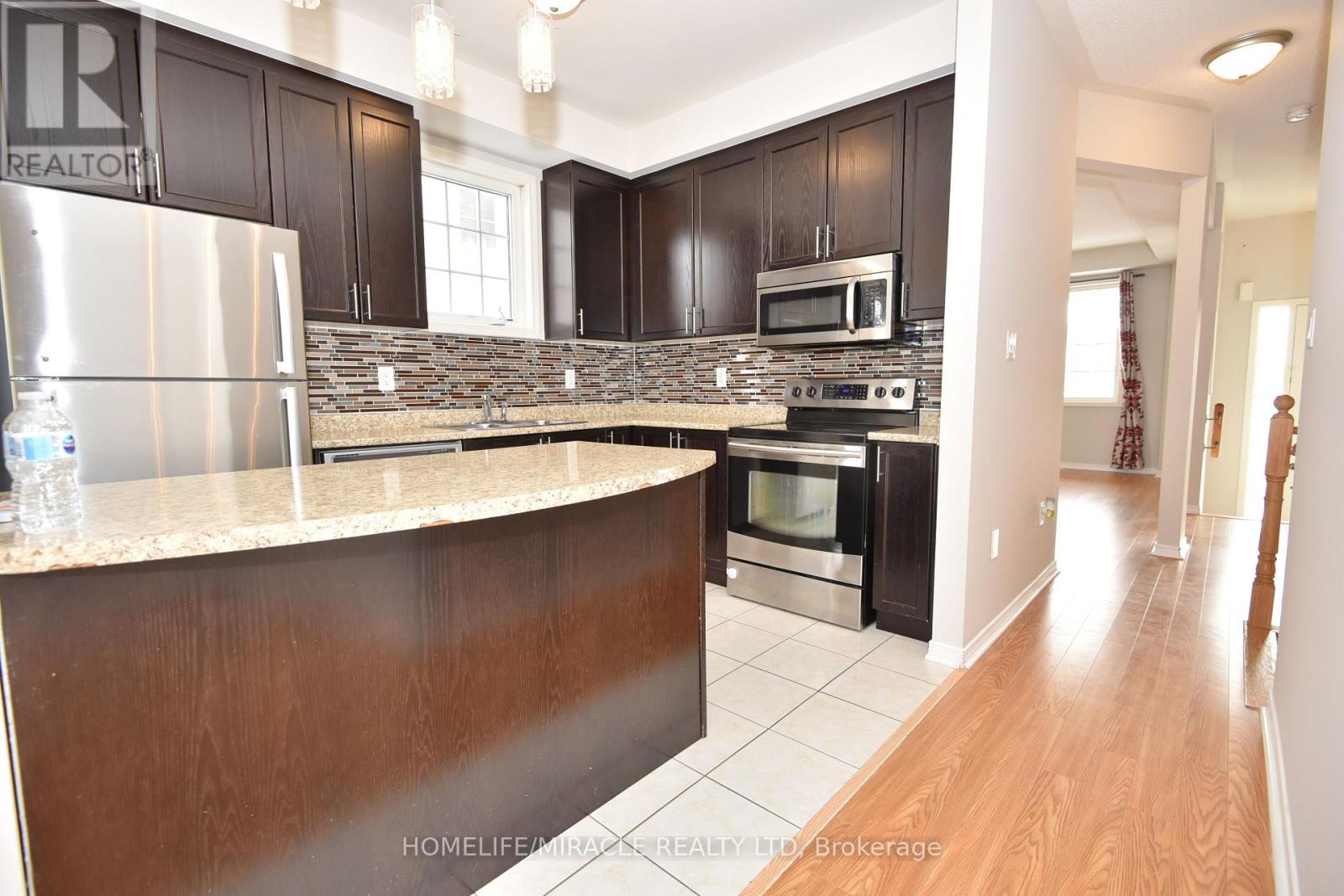 112 Mcbride Avenue, Clarington, Ontario  L1C 0J5 - Photo 7 - E13652320