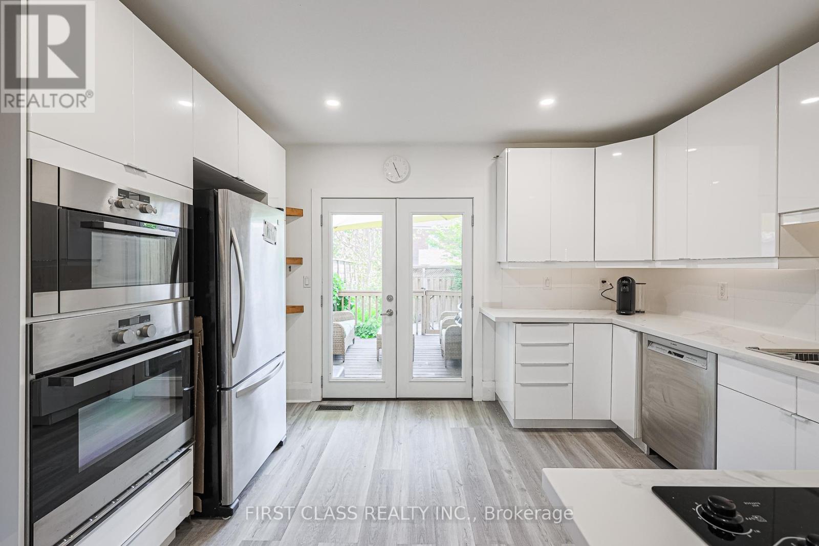 53 Aldridge Avenue, Toronto (Woodbine Corridor), Ontario  M4C 3W3 - Photo 11 - E13652422