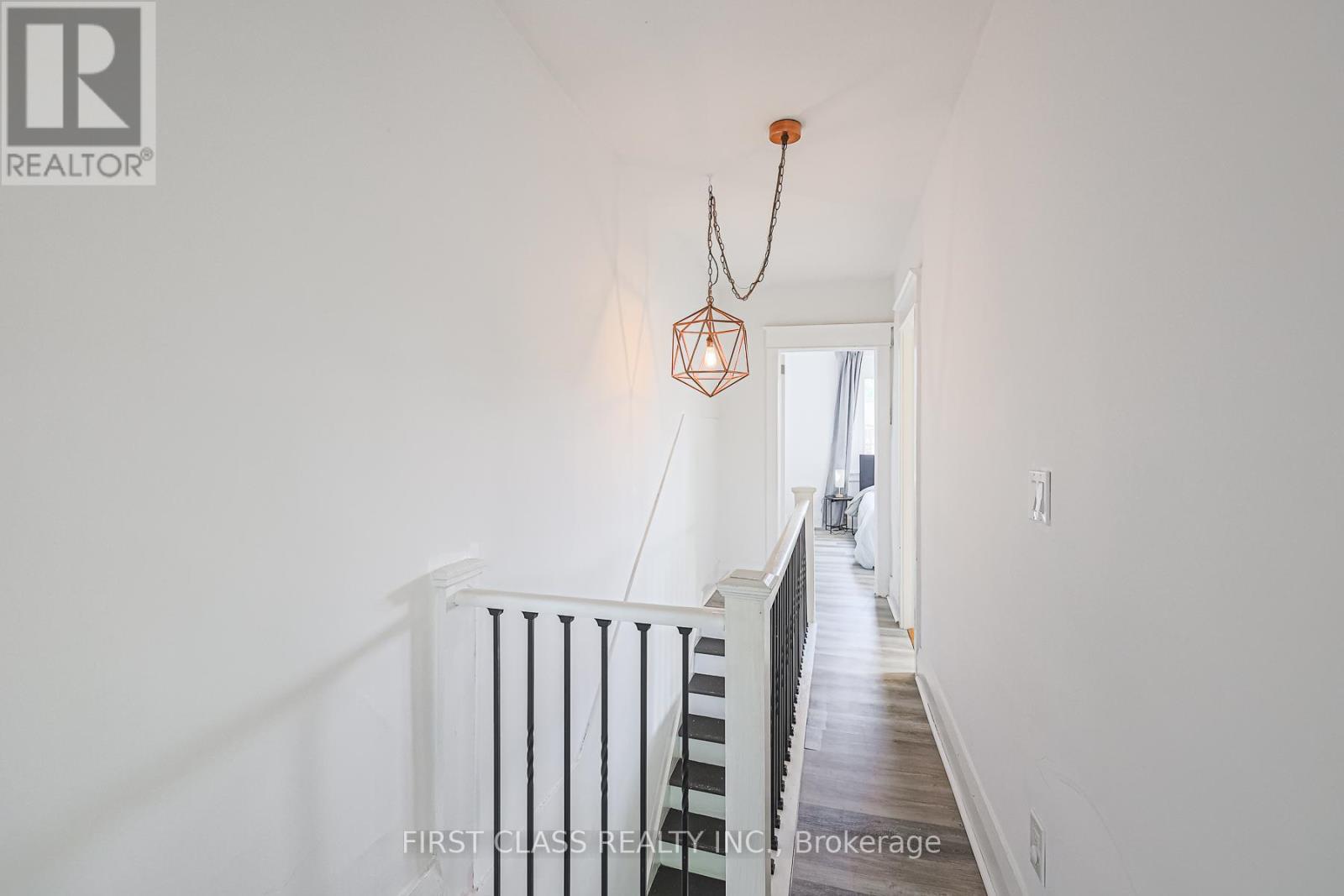 53 Aldridge Avenue, Toronto (Woodbine Corridor), Ontario  M4C 3W3 - Photo 12 - E13652422