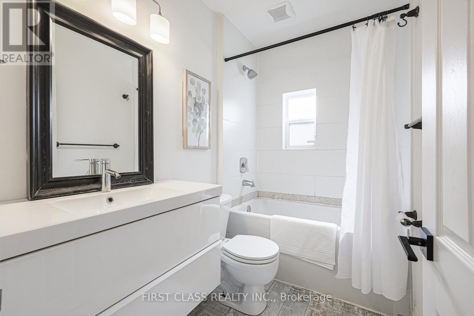 53 Aldridge Avenue, Toronto (Woodbine Corridor), Ontario  M4C 3W3 - Photo 15 - E13652422