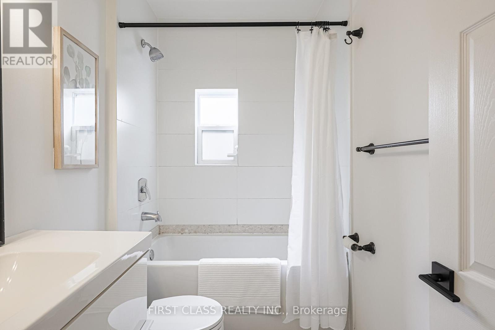 53 Aldridge Avenue, Toronto (Woodbine Corridor), Ontario  M4C 3W3 - Photo 16 - E13652422