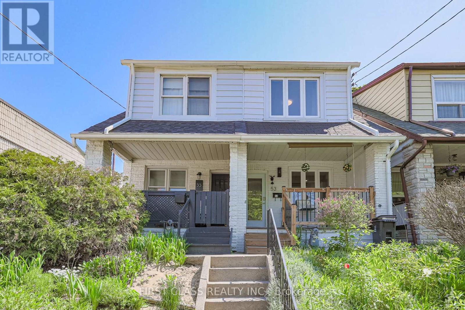 53 Aldridge Avenue, Toronto (Woodbine Corridor), Ontario  M4C 3W3 - Photo 2 - E13652422