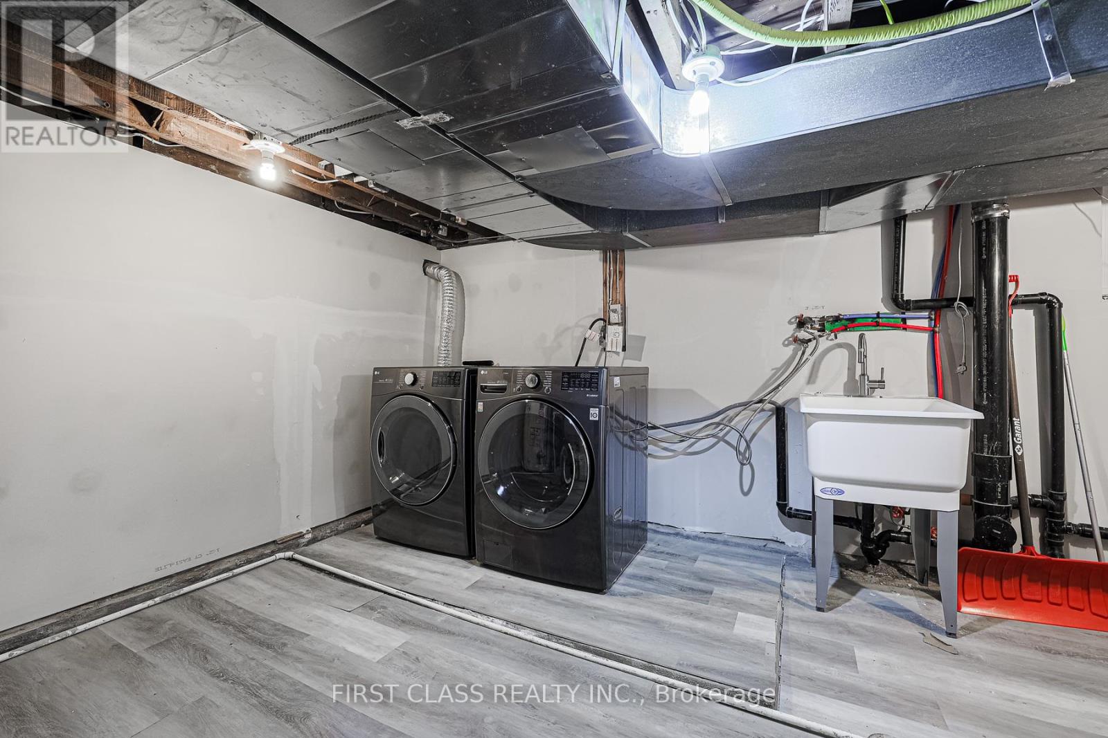 53 Aldridge Avenue, Toronto (Woodbine Corridor), Ontario  M4C 3W3 - Photo 22 - E13652422