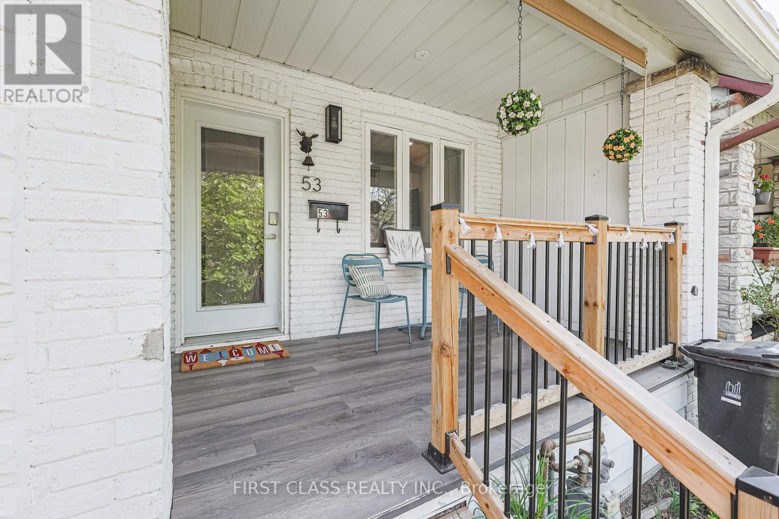 53 Aldridge Avenue, Toronto (Woodbine Corridor), Ontario  M4C 3W3 - Photo 3 - E13652422