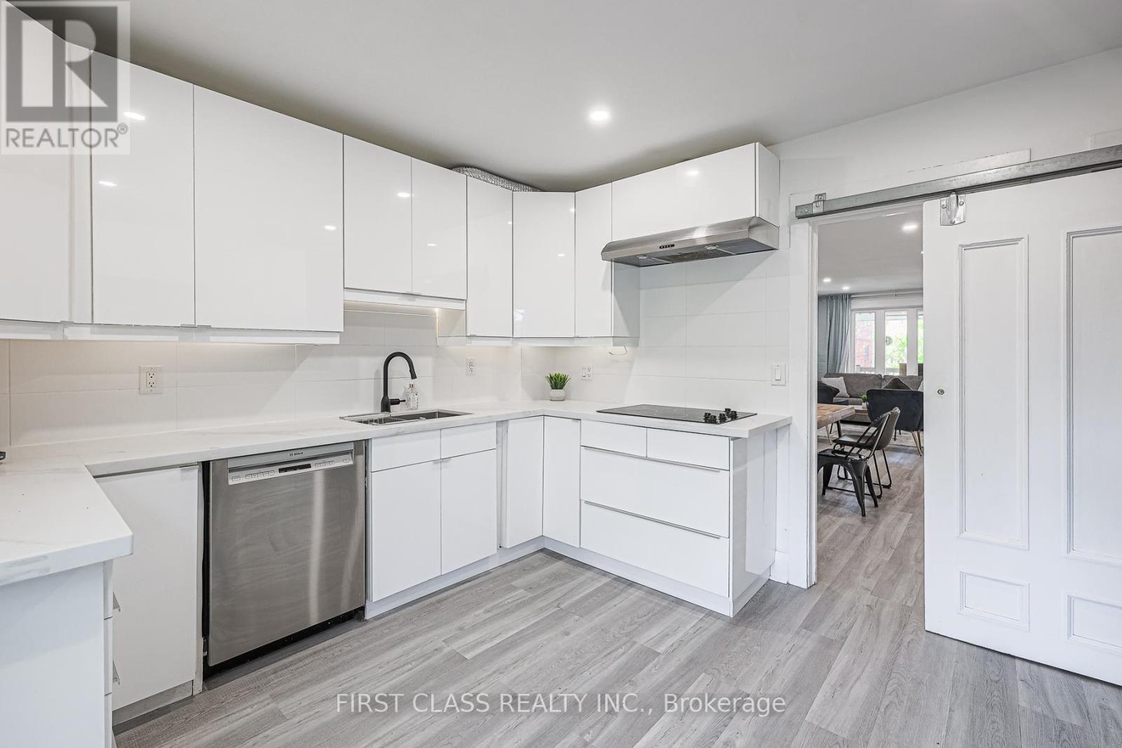 53 Aldridge Avenue, Toronto (Woodbine Corridor), Ontario  M4C 3W3 - Photo 9 - E13652422