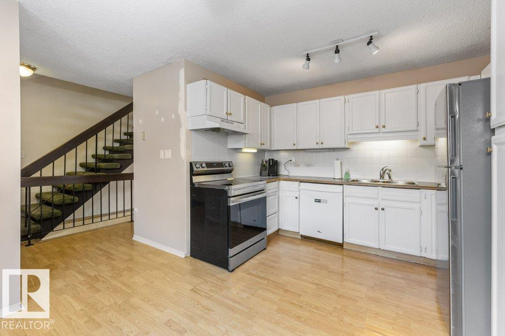 3237 132a Av NW, Edmonton, Alberta  T5A 3K4 - Photo 8 - E4502738