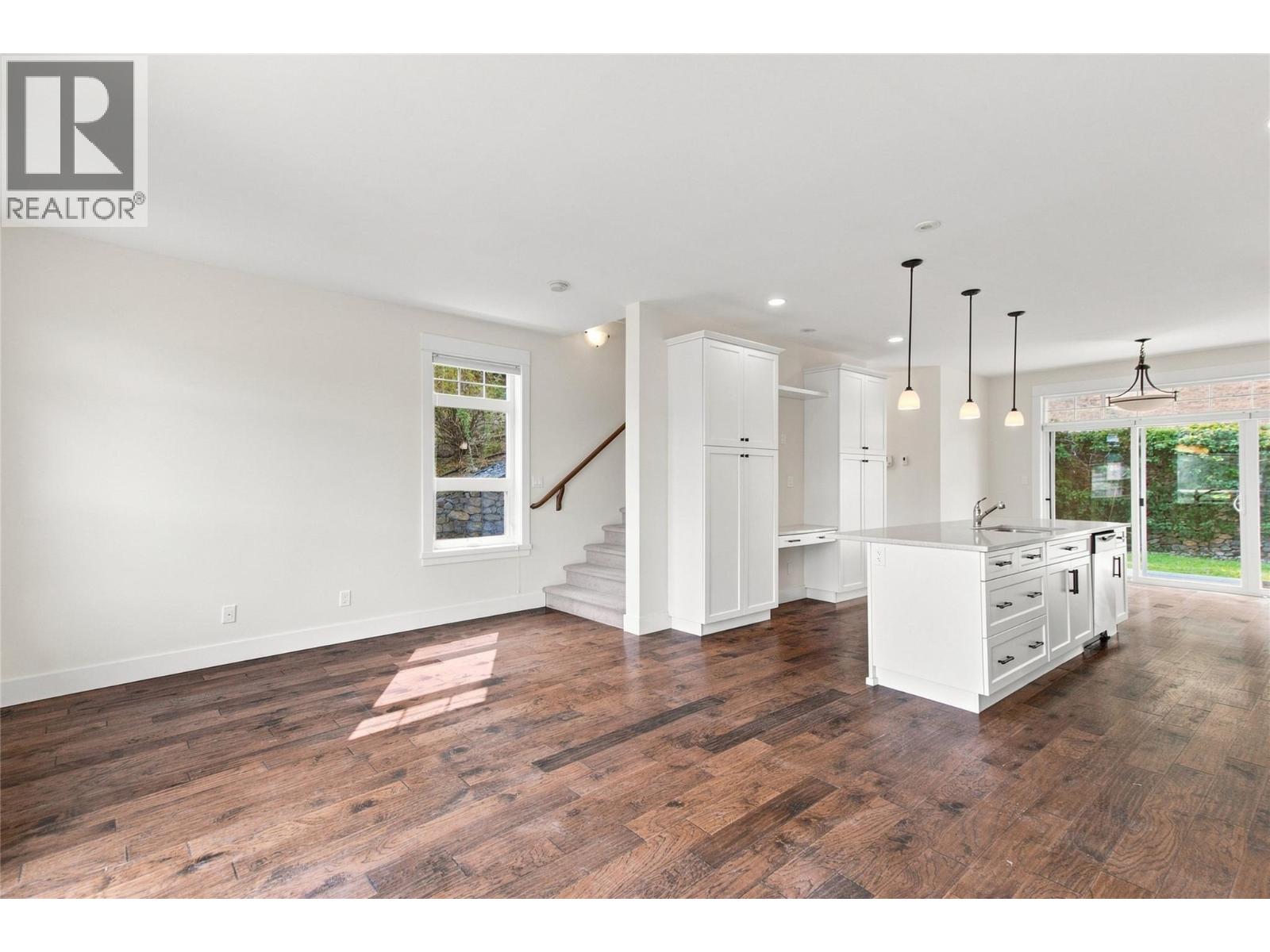 145 St Paul Street, Kamloops, British Columbia  V2C 2J1 - Photo 4 - 10397028