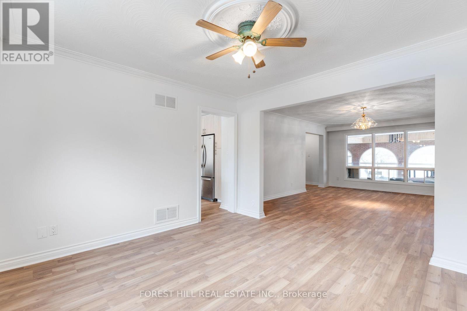 211 Carrville Road, Richmond Hill, Ontario  L4C 6E4 - Photo 6 - N13652404