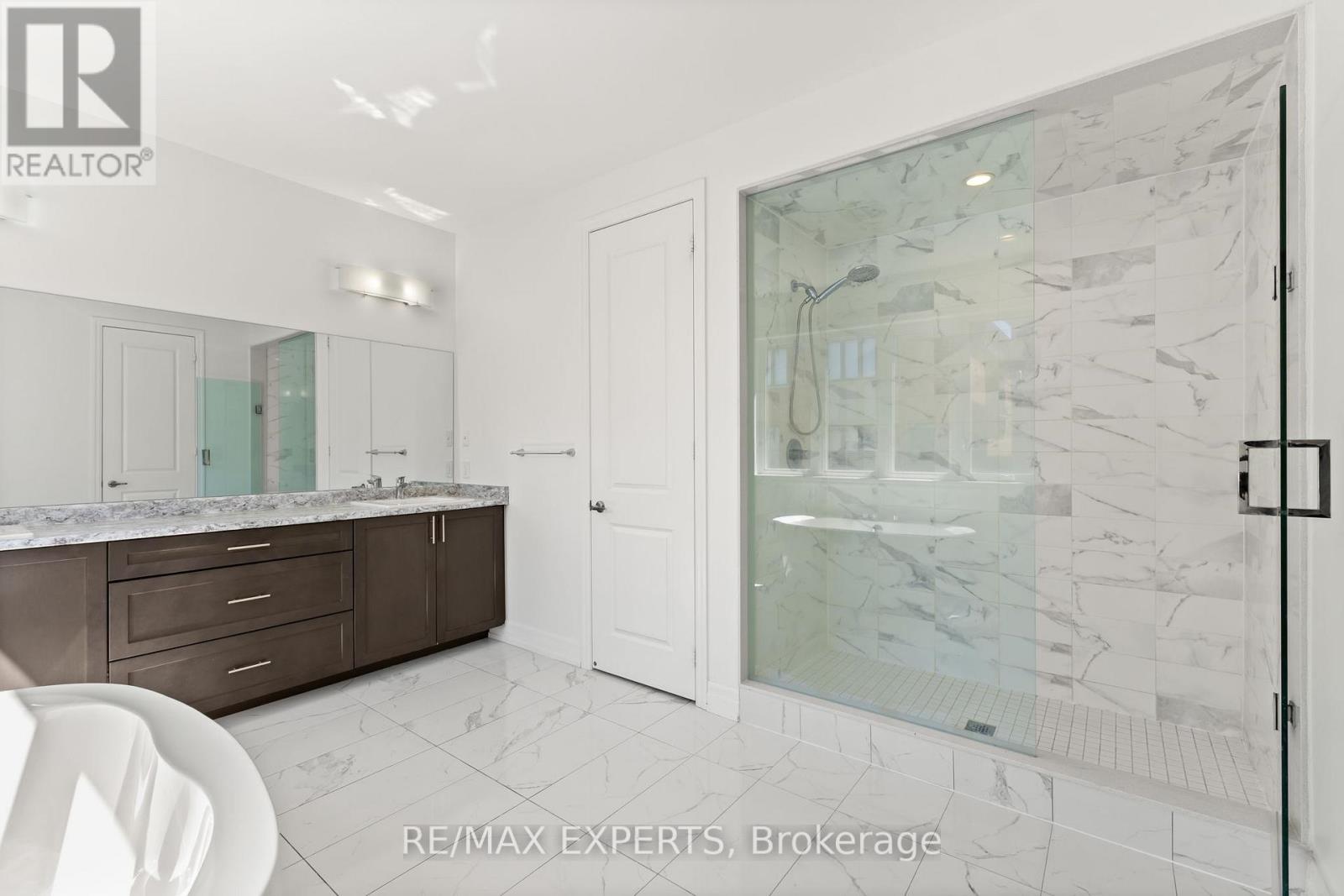 17 Red Rose Lane, East Gwillimbury, Ontario  L9N 0V1 - Photo 27 - N13652414