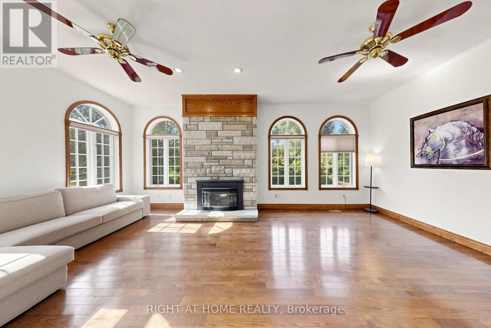 3016 Cole Road, East Gwillimbury, Ontario  L0G 1R0 - Photo 7 - N13652472
