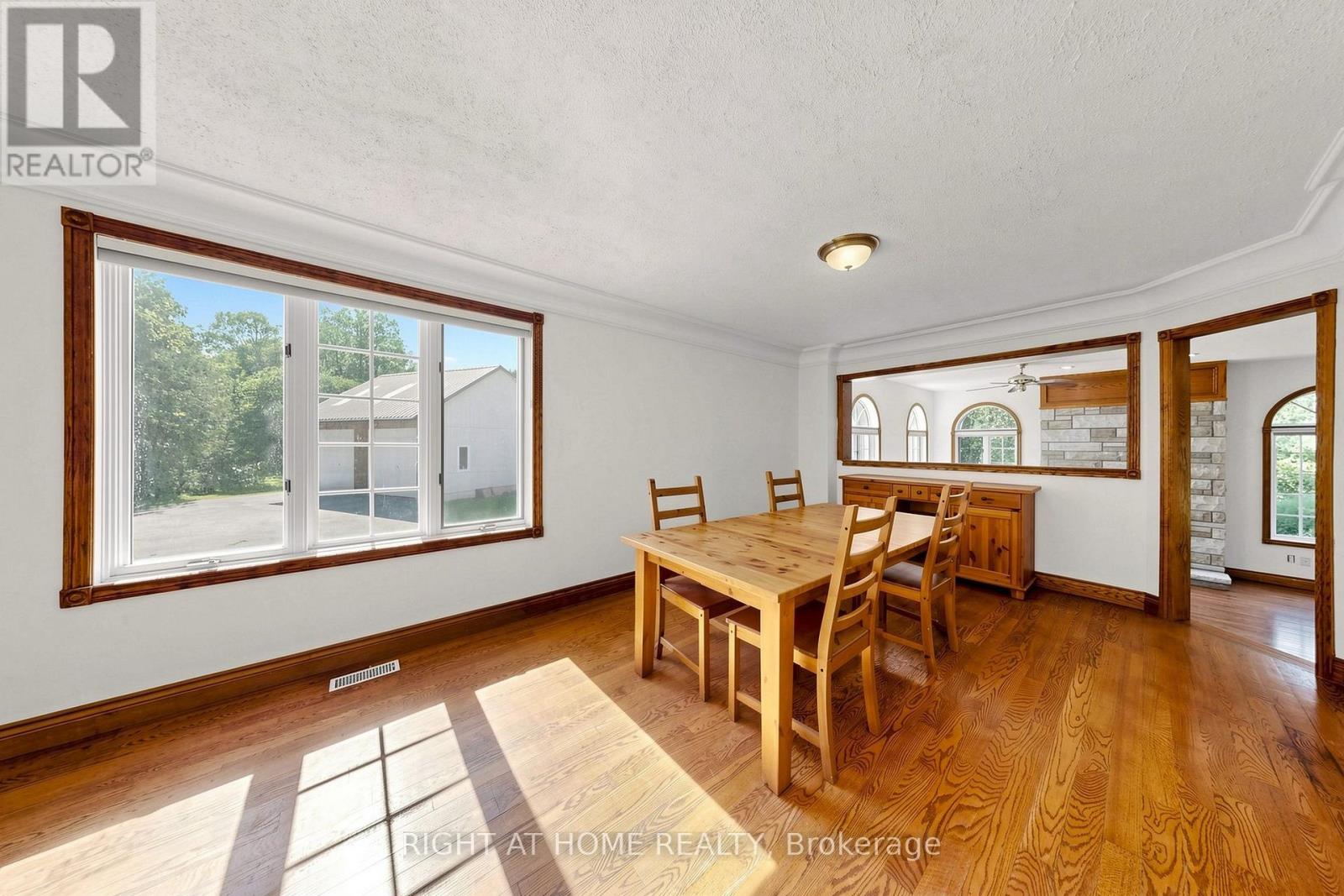 3016 Cole Road, East Gwillimbury, Ontario  L0G 1R0 - Photo 9 - N13652472