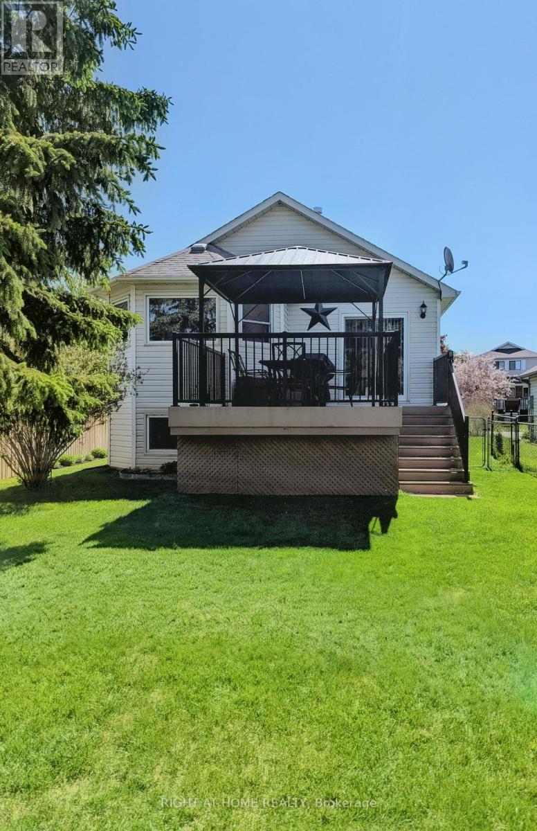 22 Donald Crescent, Wasaga Beach, Ontario  L9Z 1E1 - Photo 9 - S13652458