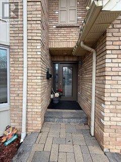 2133 Heidi Avenue, Burlington, Ontario  L7M 3P4 - Photo 2 - W13652336