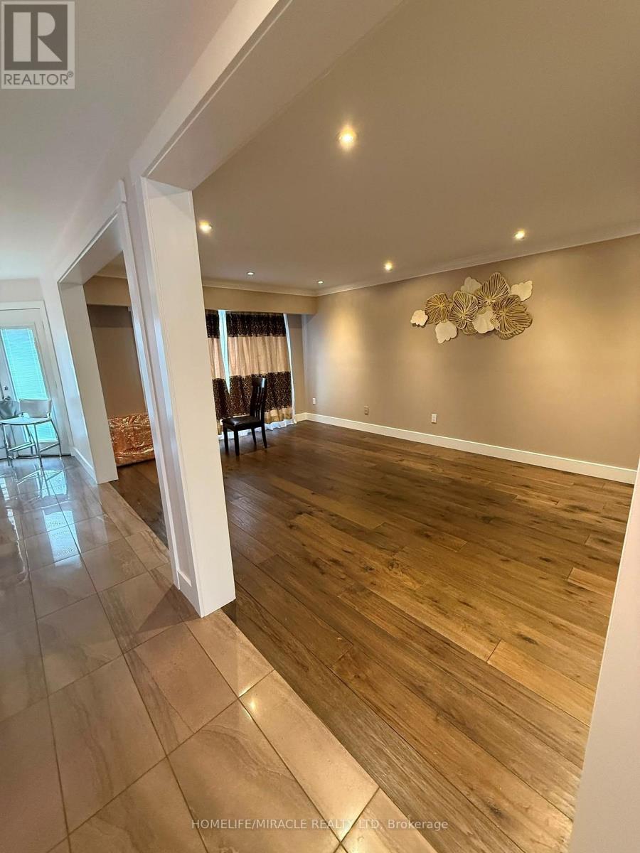 2133 Heidi Avenue, Burlington, Ontario  L7M 3P4 - Photo 3 - W13652336