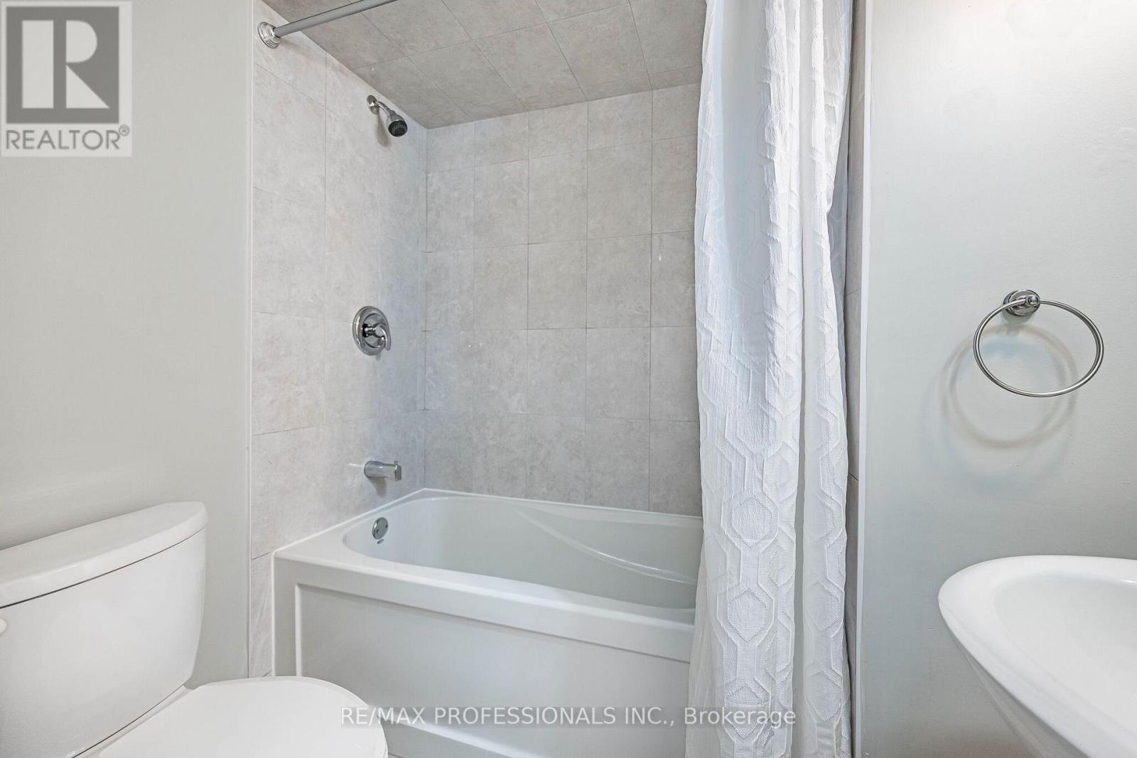 23 - 2004 Glenada Crescent, Oakville, Ontario  L6H 5P5 - Photo 37 - W13652432