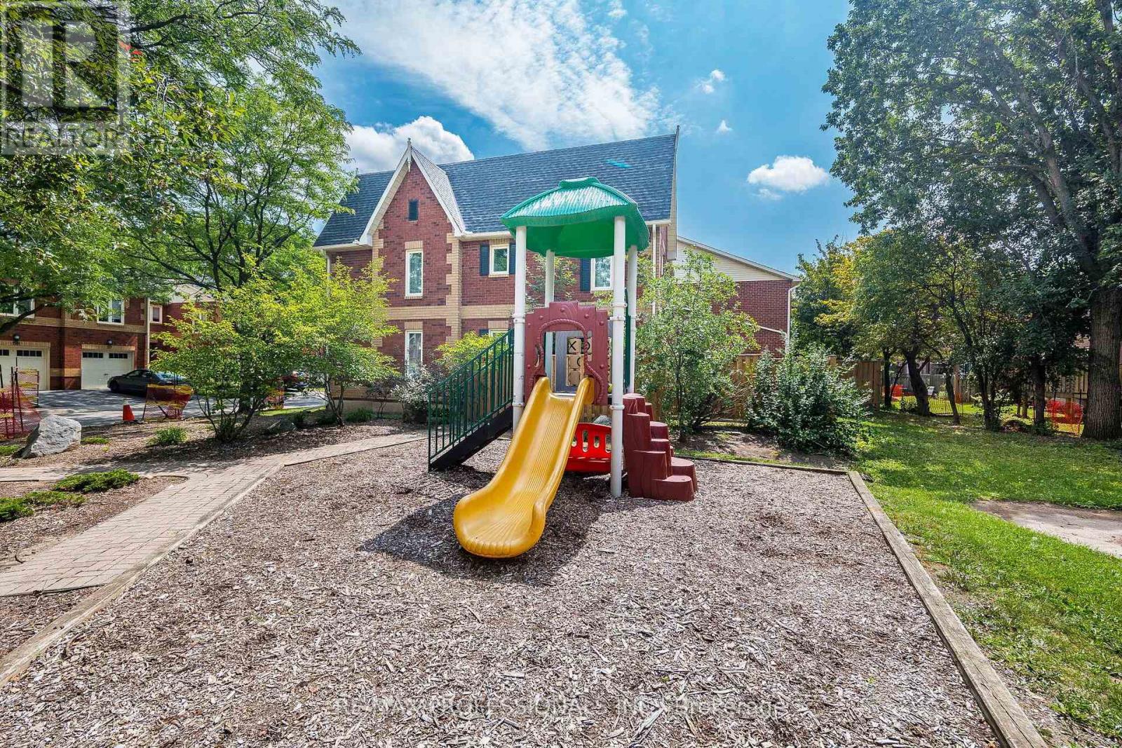 23 - 2004 Glenada Crescent, Oakville, Ontario  L6H 5P5 - Photo 49 - W13652432