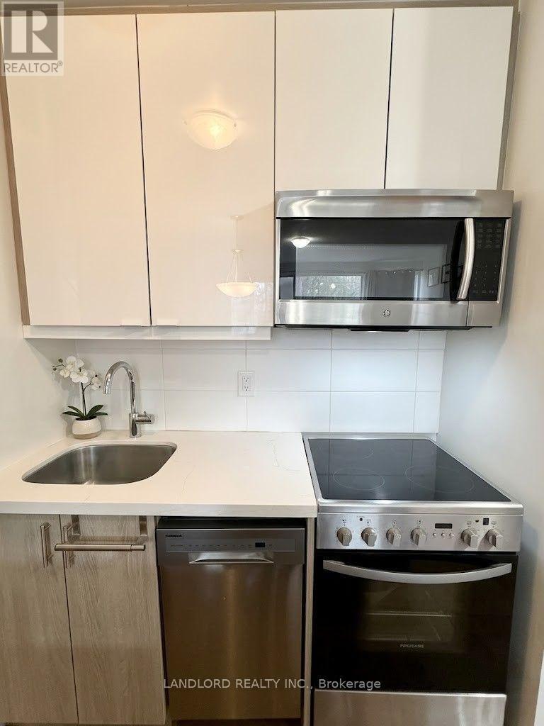 1 - 140 Springhurst Avenue, Toronto (South Parkdale), Ontario  M6K 1C1 - Photo 6 - W13652450