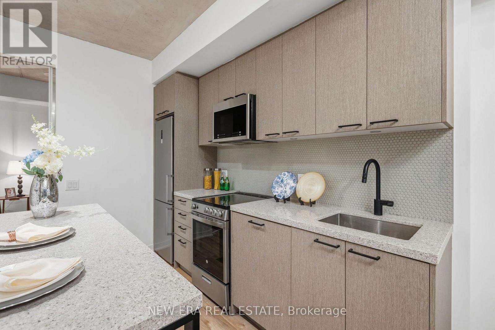 301 - 1808 ST. CLAIR AVENUE W, toronto (weston-pellam park), Ontario