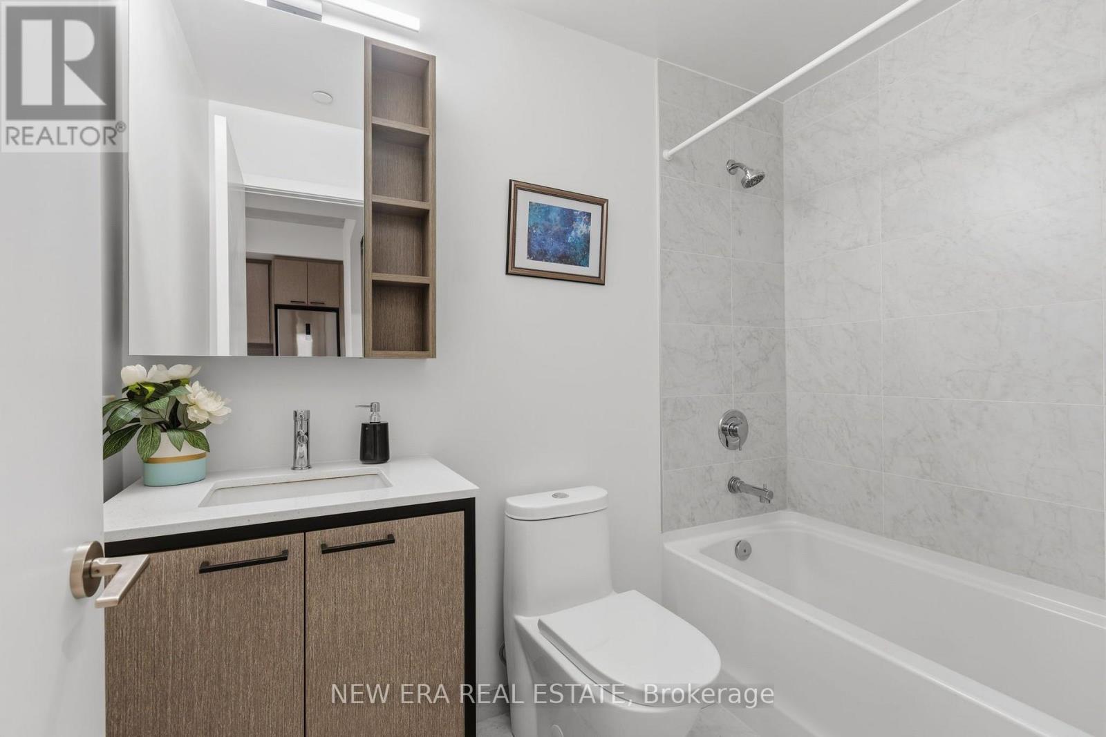 301 - 1808 St. Clair Avenue W, Toronto, Ontario  M6N 1J5 - Photo 2 - W13652464