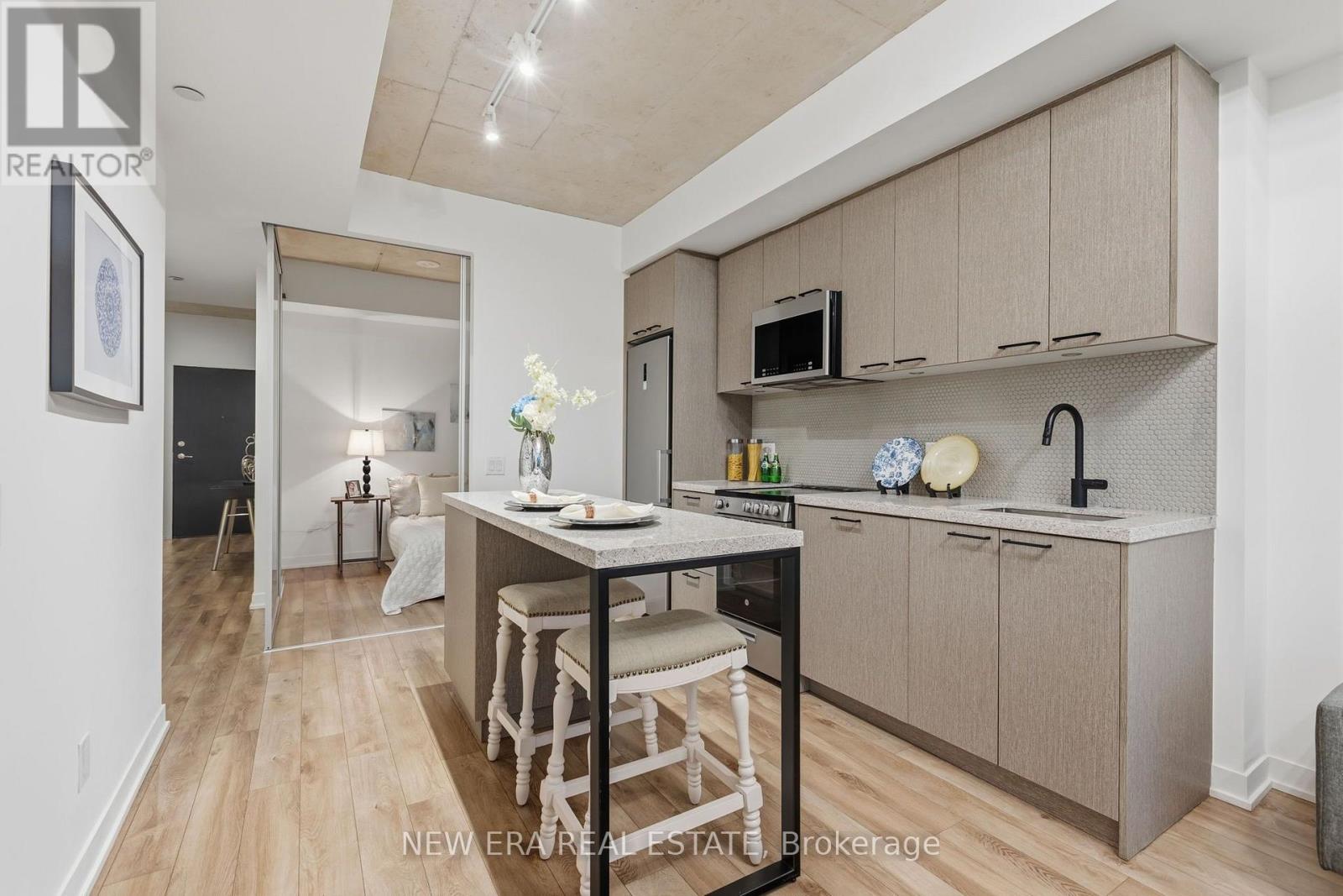 301 - 1808 St. Clair Avenue W, Toronto, Ontario  M6N 1J5 - Photo 8 - W13652464