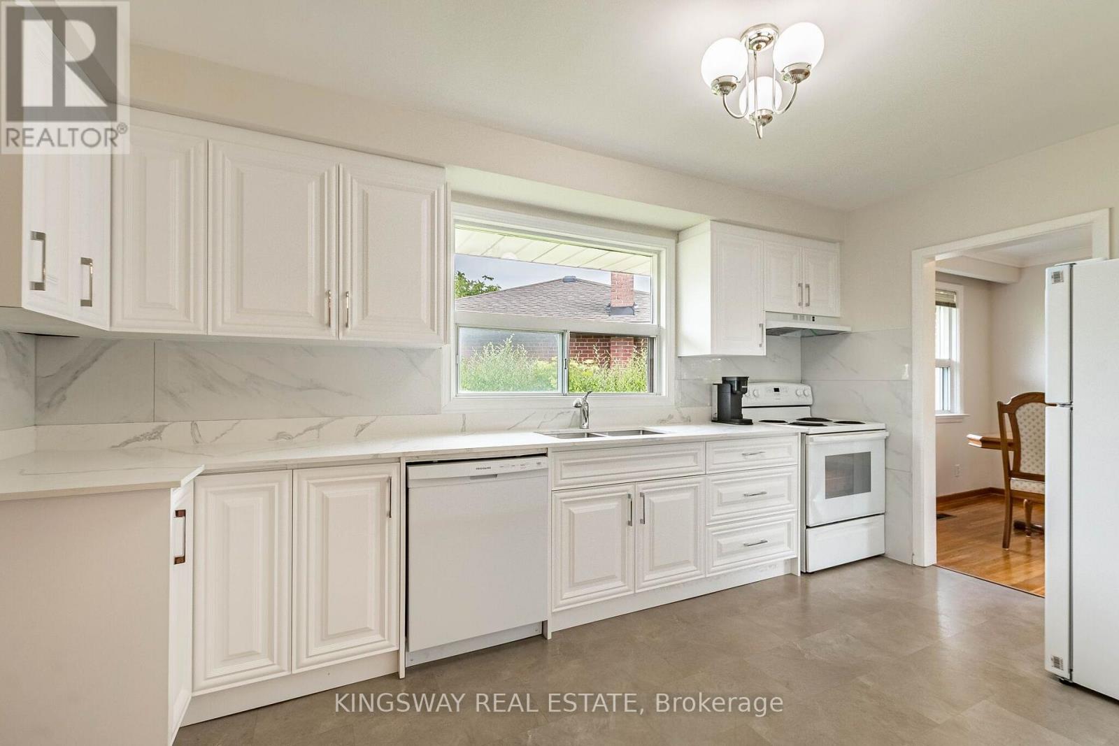 163 Floradale Drive, Mississauga, Ontario  L5B 1G2 - Photo 10 - W13652502