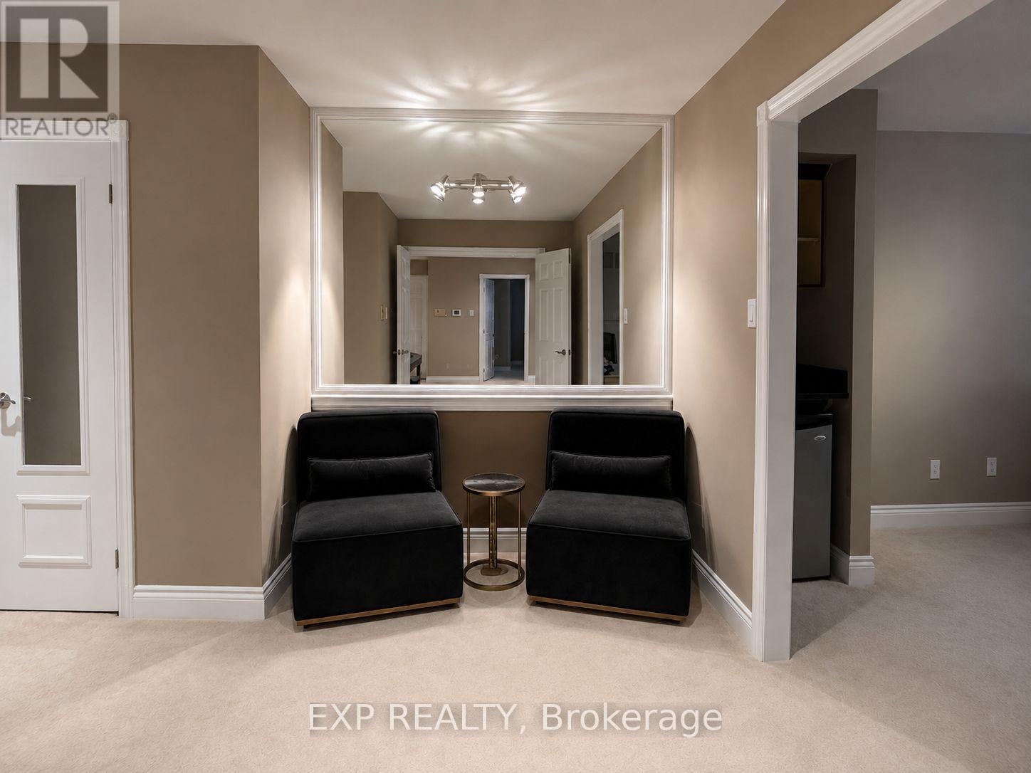 17 Heath Street, Richmond Hill, Ontario L4B 2B6 - Photo 17 - N13641262