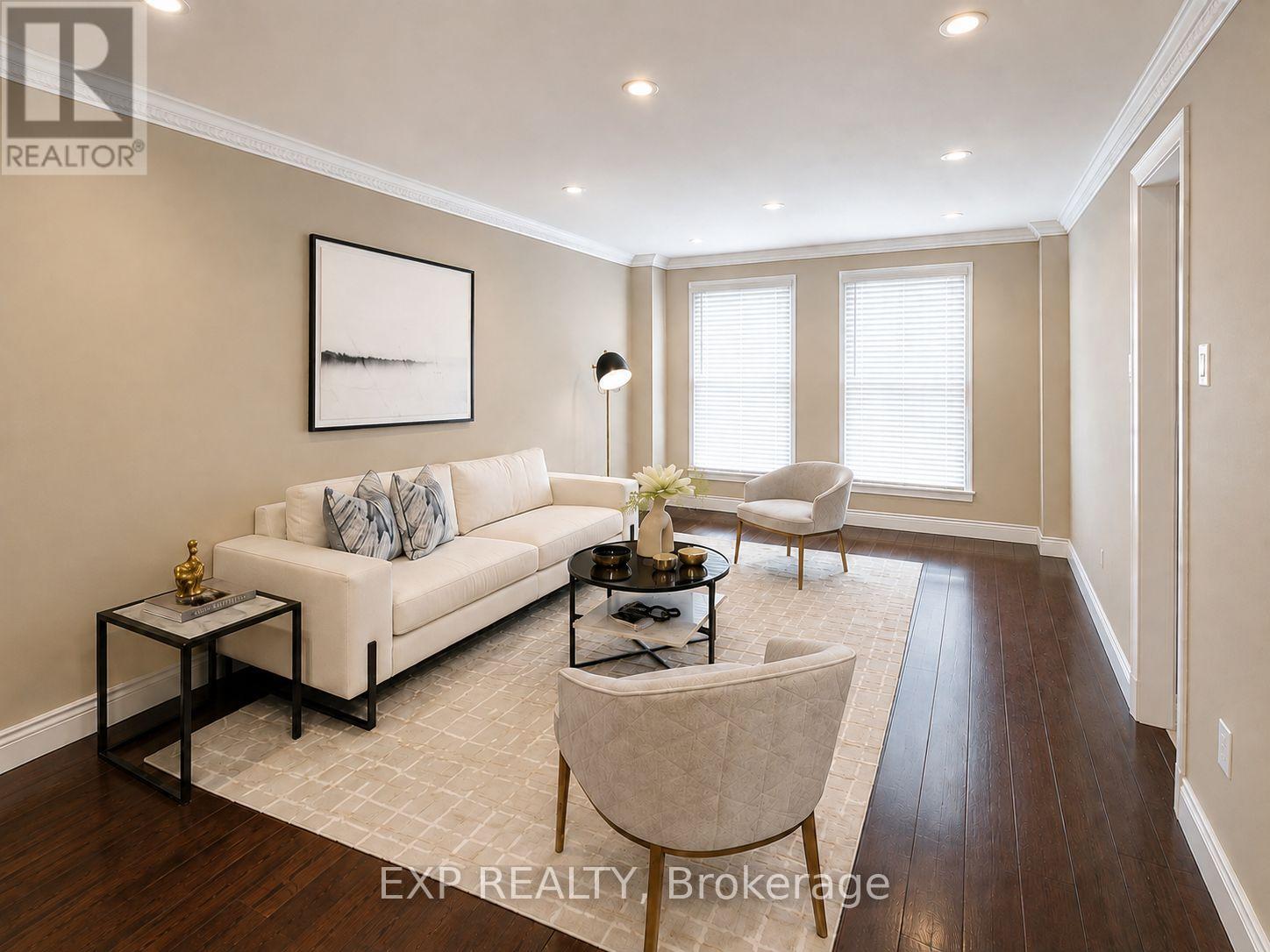 17 Heath Street, Richmond Hill, Ontario L4B 2B6 - Photo 4 - N13641262
