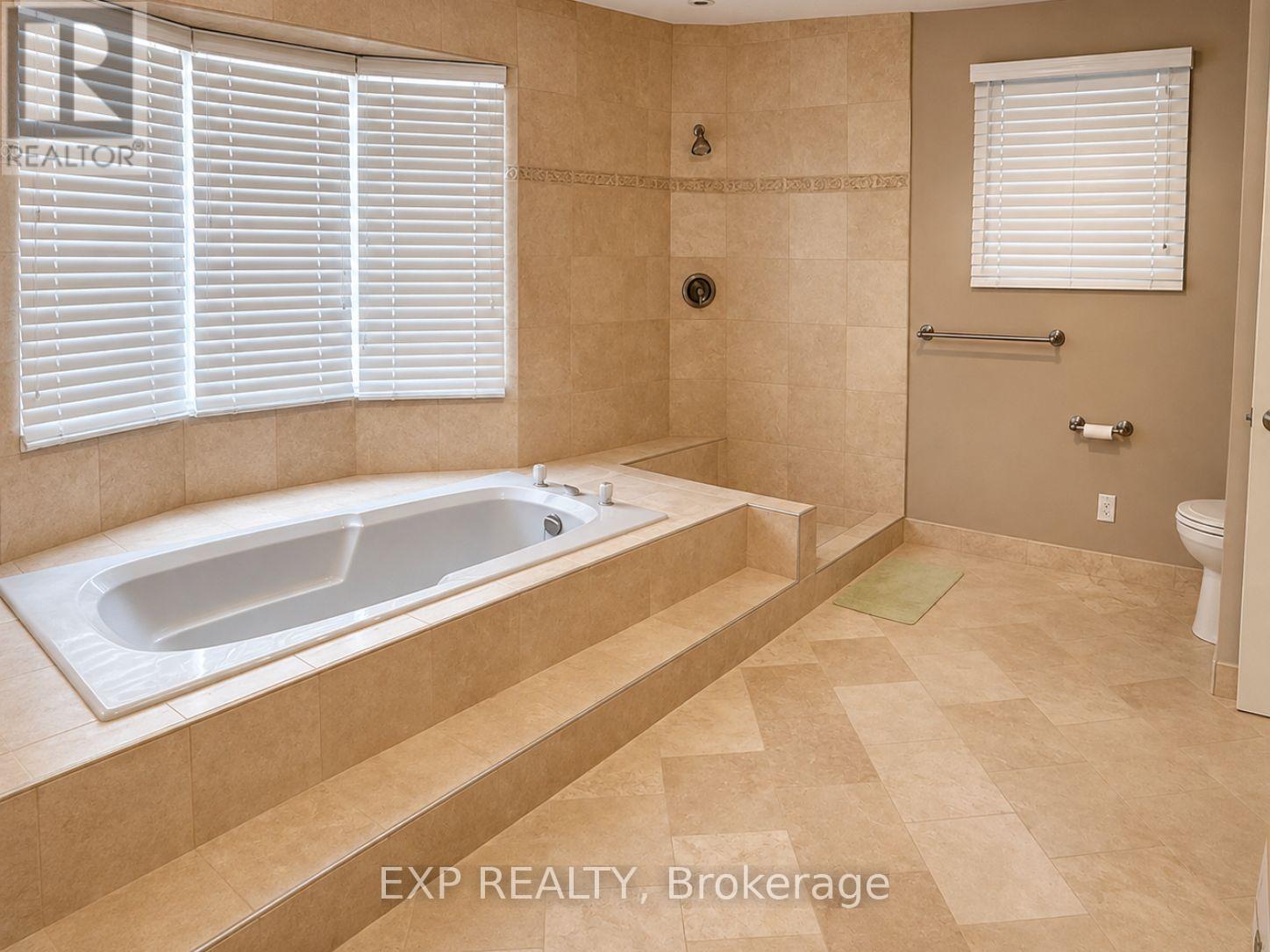 17 Heath Street, Richmond Hill, Ontario L4B 2B6 - Photo 19 - N13641262
