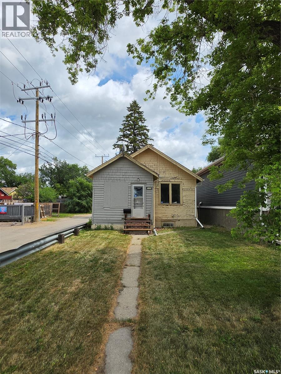 1525 Elphinstone Street, Regina, Saskatchewan  S4T 3M9 - Photo 1 - SK044804