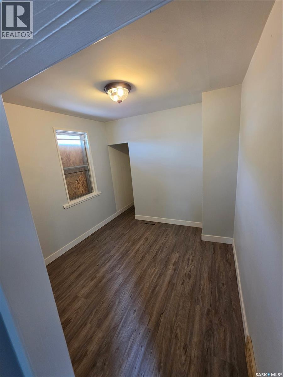 1525 Elphinstone Street, Regina, Saskatchewan  S4T 3M9 - Photo 5 - SK044804