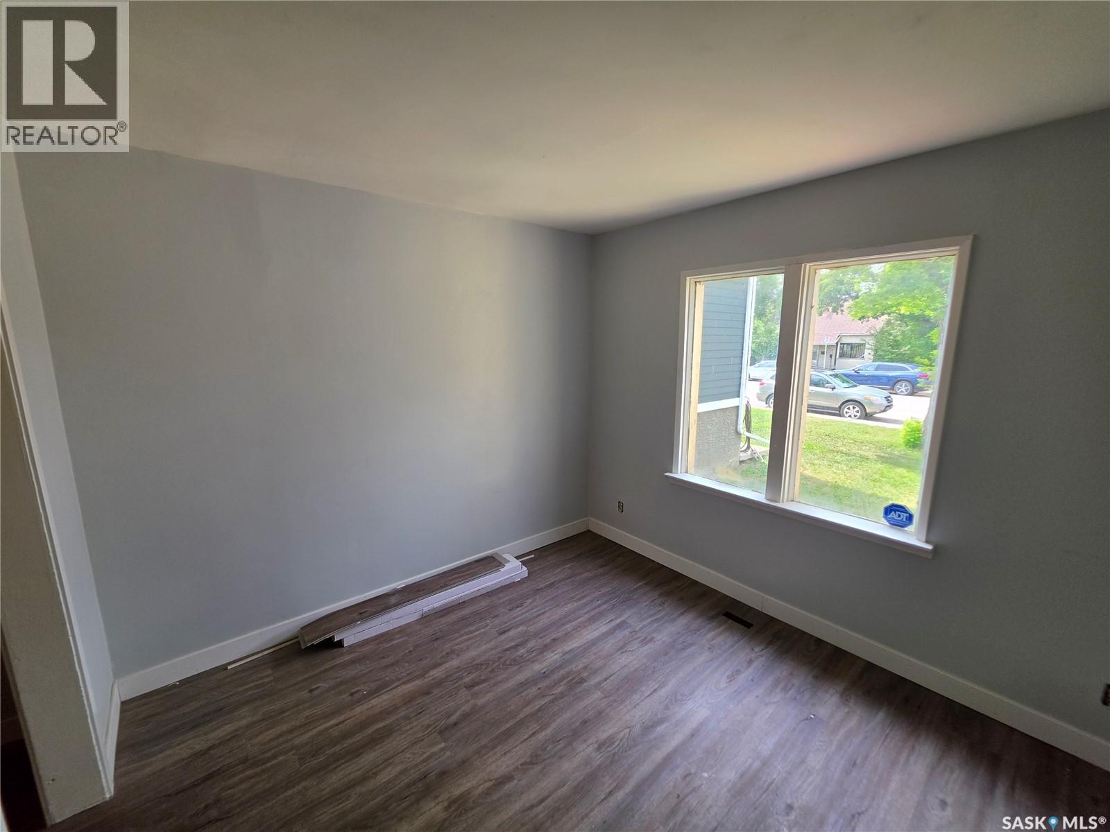 1525 Elphinstone Street, Regina, Saskatchewan  S4T 3M9 - Photo 9 - SK044804