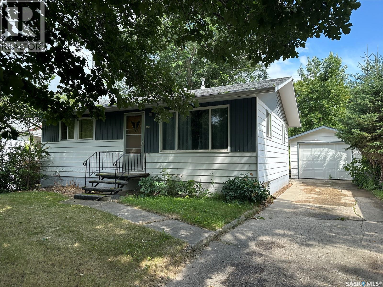 242 Third Avenue N, Kamsack, Saskatchewan  S0A 1S0 - Photo 1 - SK044735