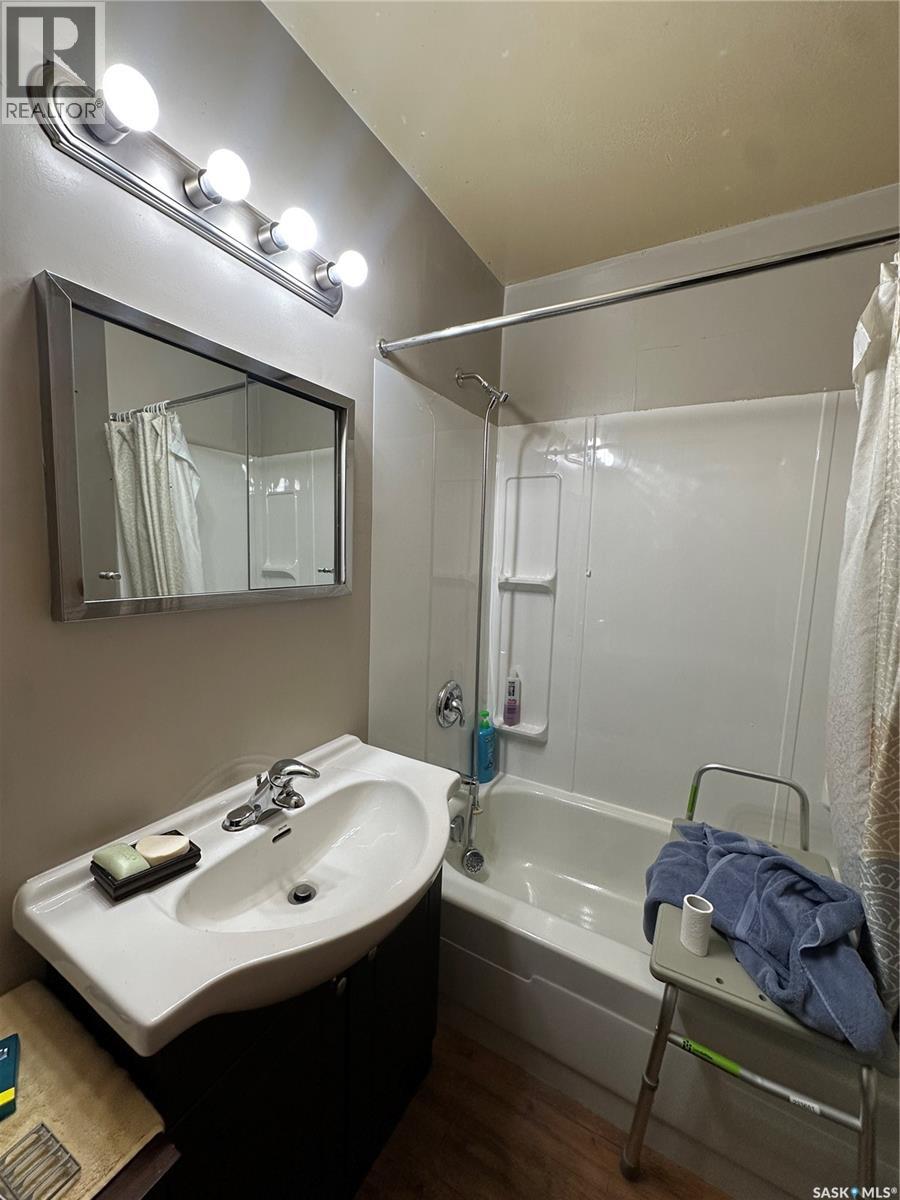 242 Third Avenue N, Kamsack, Saskatchewan  S0A 1S0 - Photo 16 - SK044735