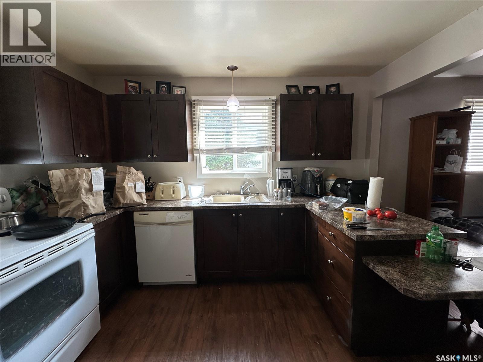 242 Third Avenue N, Kamsack, Saskatchewan  S0A 1S0 - Photo 4 - SK044735