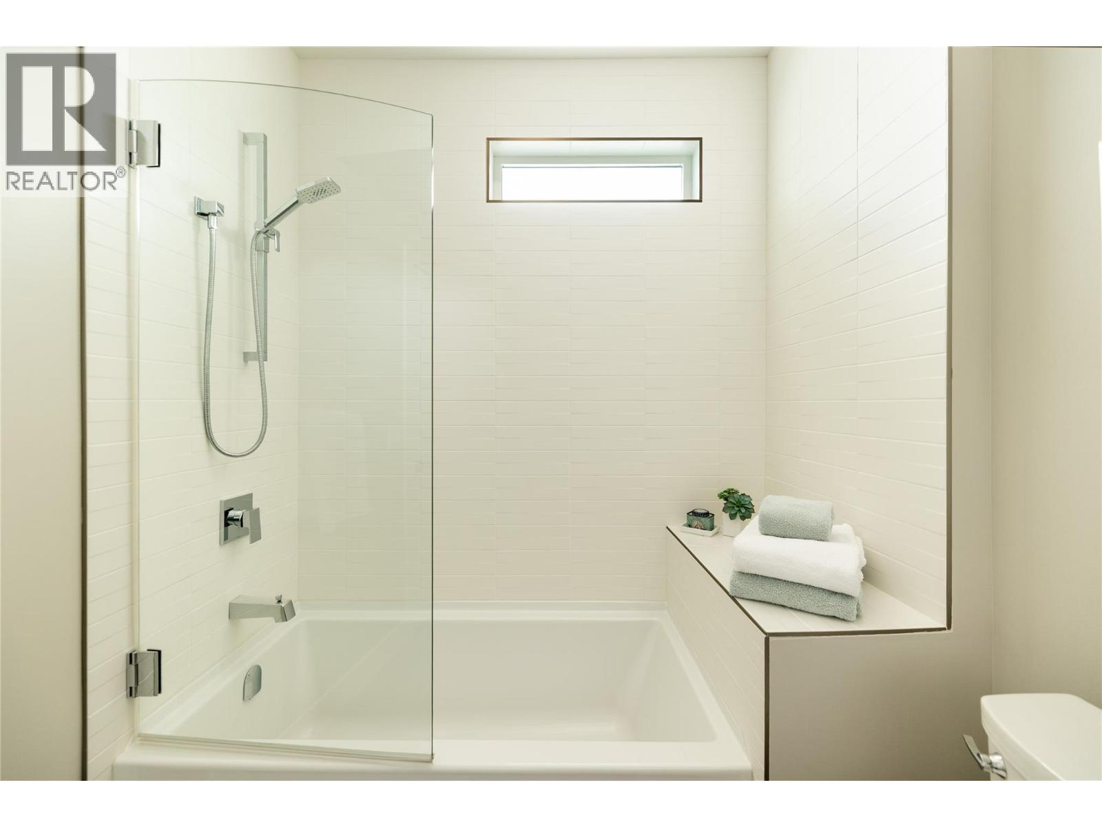 3320 Acacia Lane, Kelowna, British Columbia  V1V 3G1 - Photo 75 - 10395353