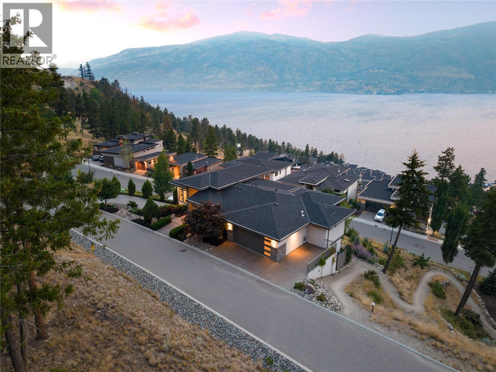 3320 Acacia Lane, Kelowna, British Columbia  V1V 3G1 - Photo 11 - 10395353
