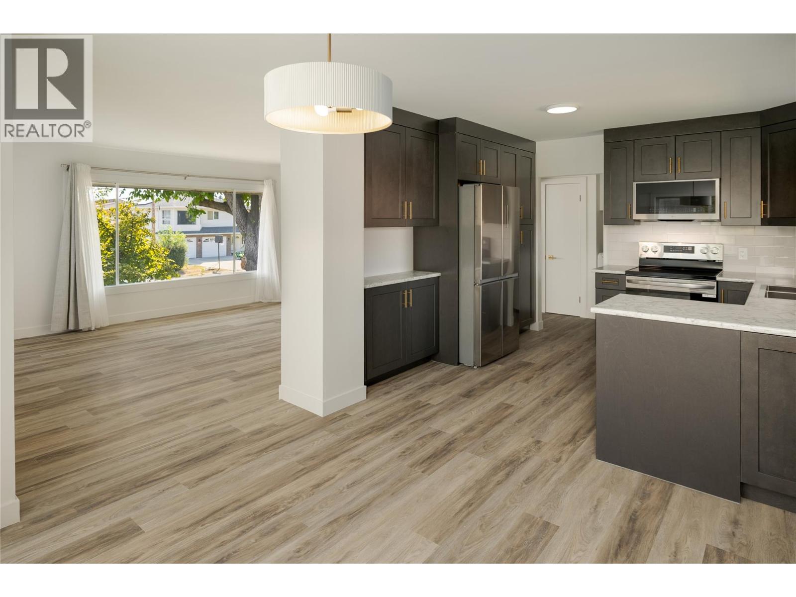 1284 Mcbride Road, Kelowna, British Columbia  V1Y 4A3 - Photo 4 - 10397172
