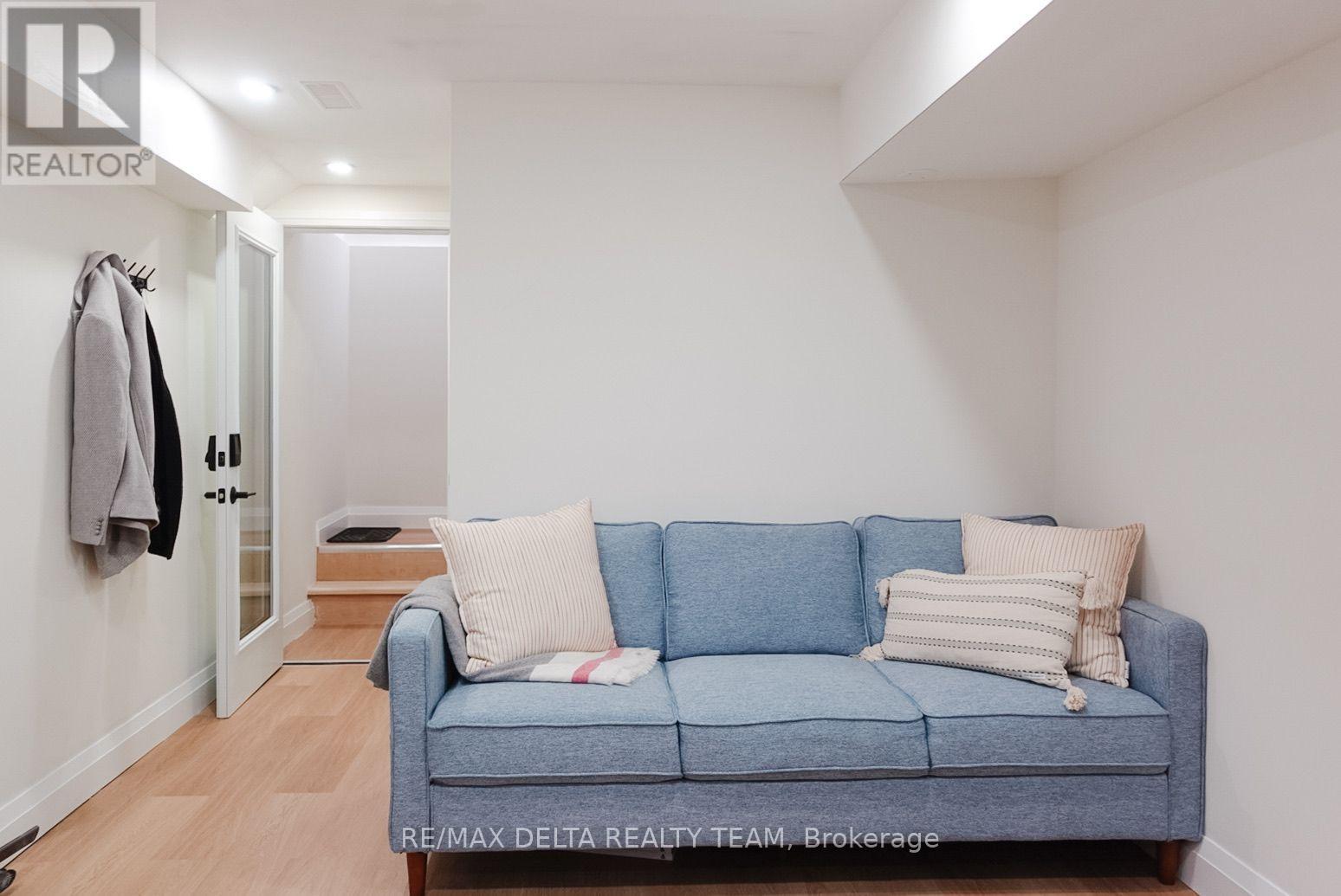 Basement Apartment - 7 Craven Road, Toronto, Ontario  M4L 2Z4 - Photo 7 - E13626552