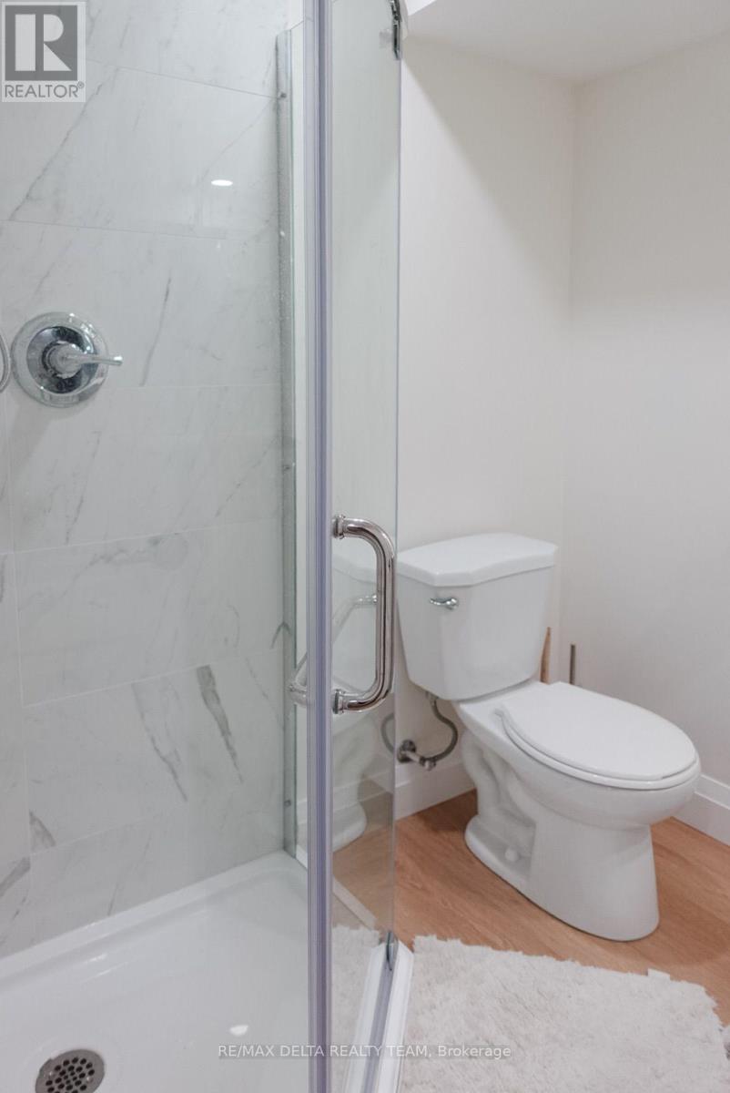 Basement Apartment - 7 Craven Road, Toronto, Ontario  M4L 2Z4 - Photo 8 - E13626552