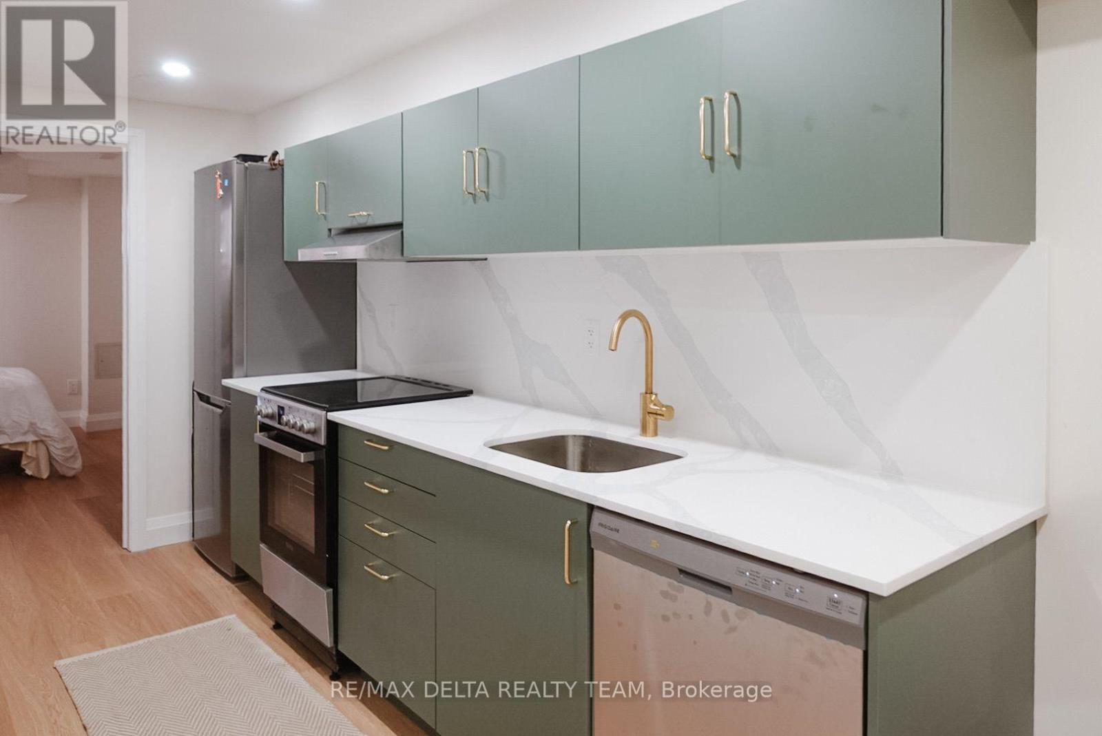 Basement Apartment - 7 Craven Road, Toronto, Ontario  M4L 2Z4 - Photo 4 - E13626552