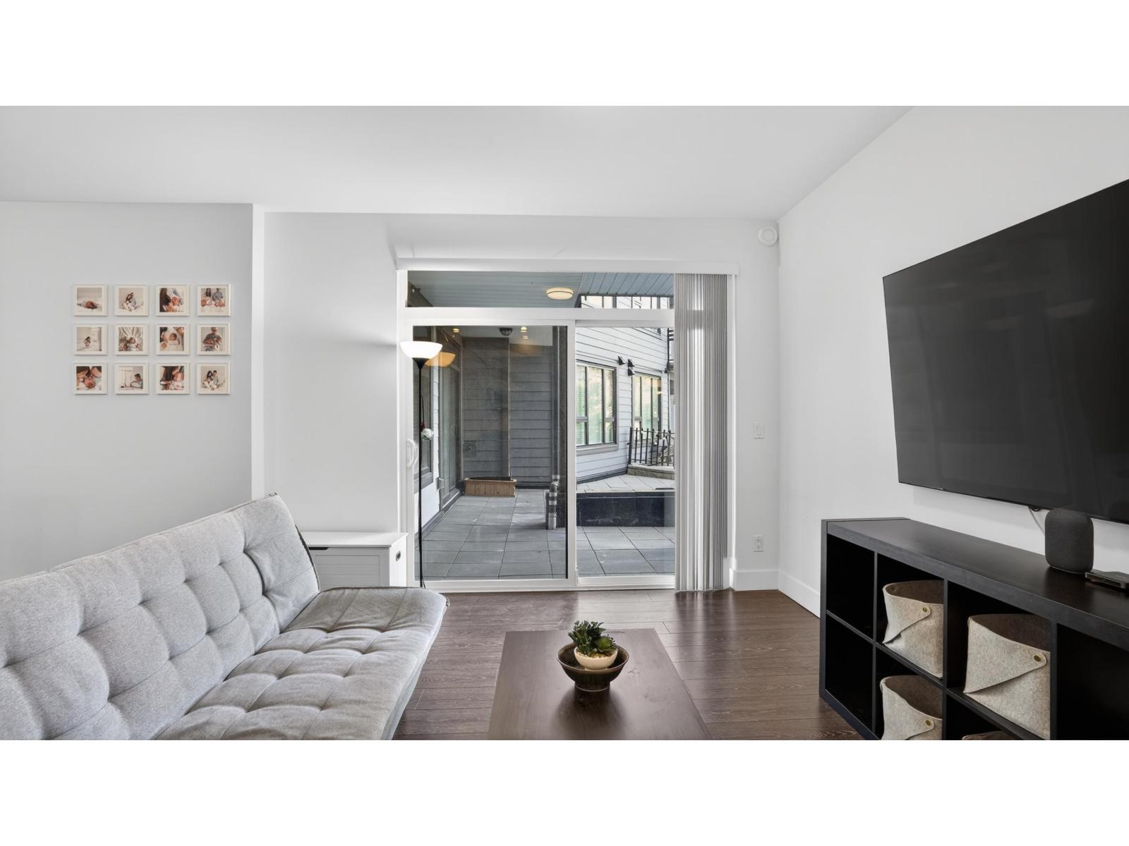 201 9983 E Barnston Drive Street, Surrey, British Columbia  V4N 6T3 - Photo 10 - R3118708